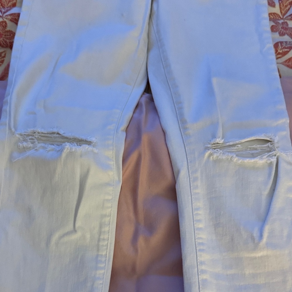 Forever 21 High Rise White Jeans - Picture 2 of 5
